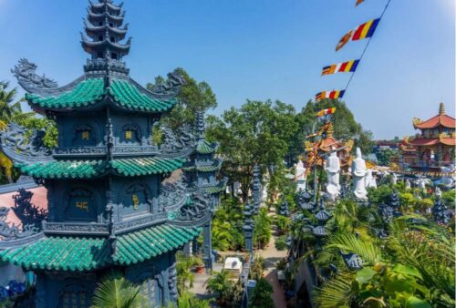 Du lịch chùa bà